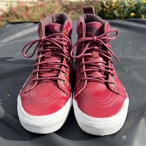 Vans sk8 hi MTE men’s 6.5, women’s 8. Water/snow proof